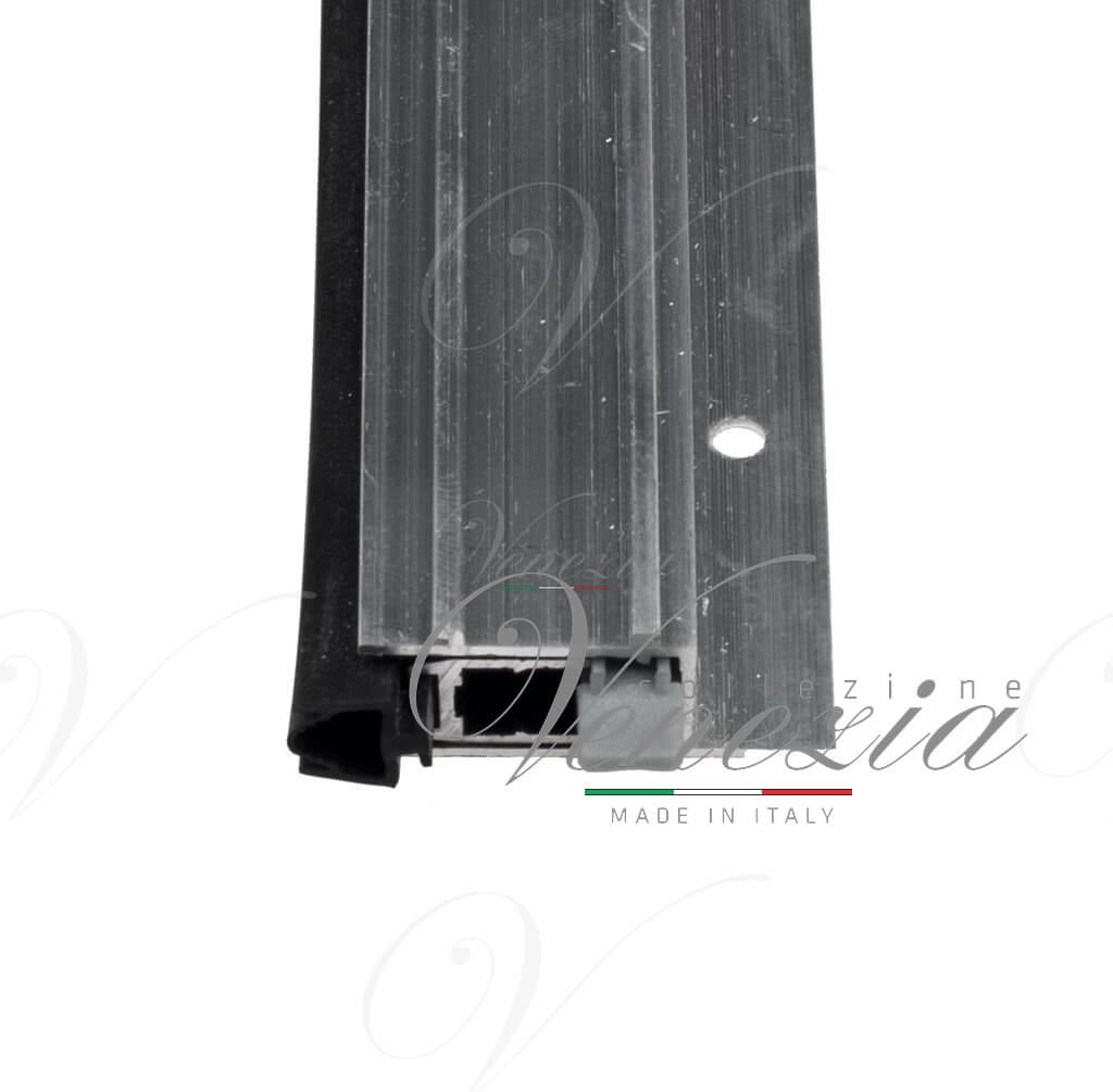 Автопорог- антипорог дверной накладной Venezia 1450/700 мм регулировка 1 уровень цвет серебристый